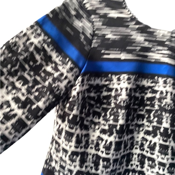 Vince Camuto Abstract Pattern Blouse - Size XS - Picture 4 of 8